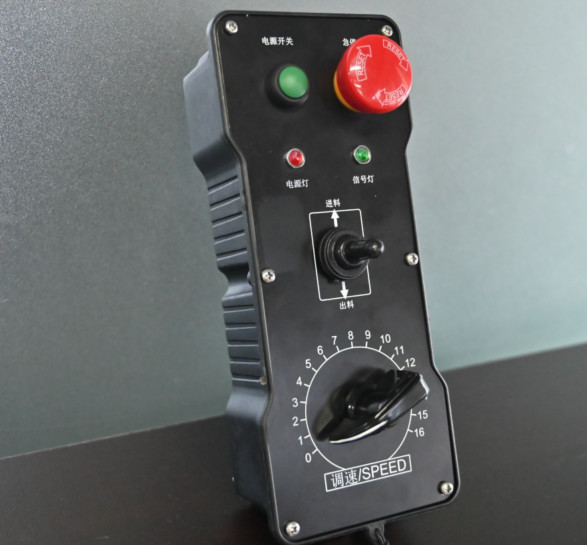 Handheld Toggle Switch Remote Control 433MHz For Concrete Pump Truck