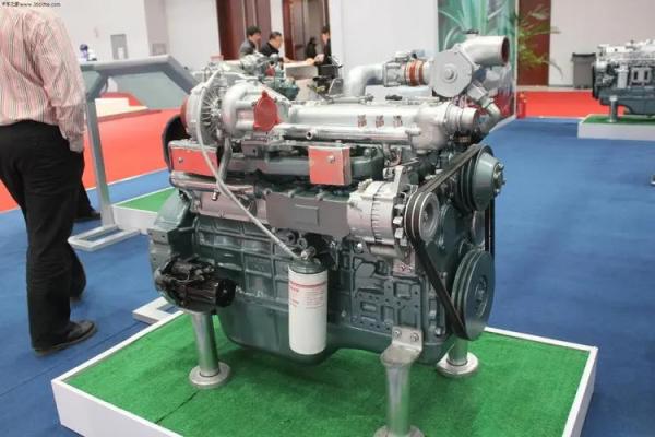 Reliable Bus Spare Parts Yutong Bus ZK6932D Yuchai Engine YC6J200-30 High