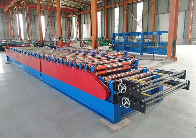Efficient Aluminum Roll Forming Machines , Metal Roof Making Machine Chains 1 Inch