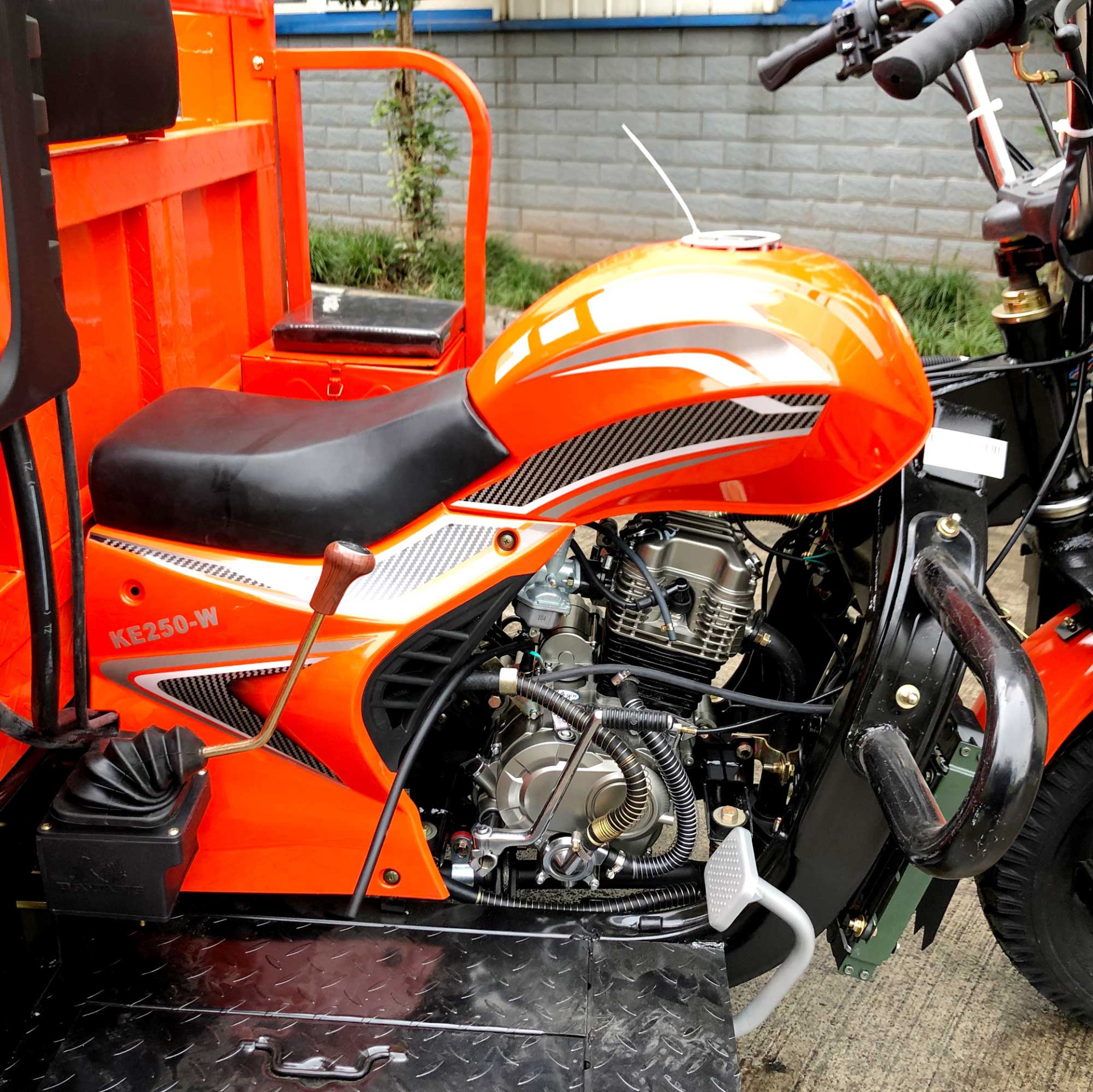 DAYANG 3 Wheel Motorcycle with Orange Body and Lifan 250CC 300CC Ultra-Cooled Engine