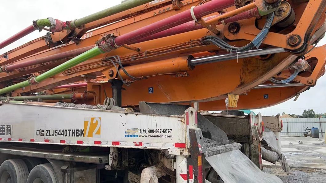 2013 Zoomlion 56m Concrete Pump Truck Pump for Sale at Good Original Condition Benz Truck