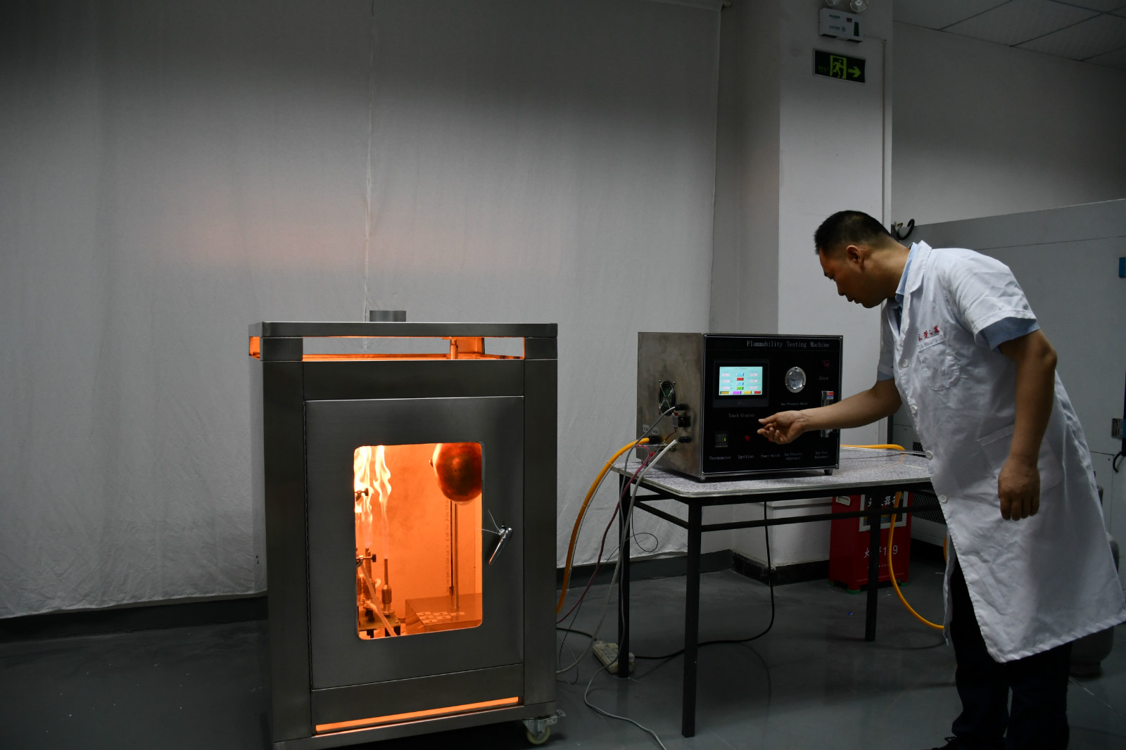 16CFR Part1610 (800 ± 50) ℃ Mask Fire Testing Equipment Mask Fame Retardant Tester YY 0469-2011
