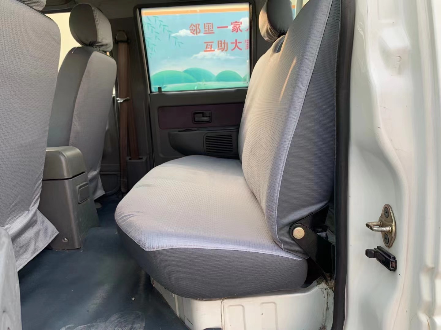 Second Hand Isuzu Trucks 4×4 Driver Mode Diesel Engine EURO III Emission 5 Seats Isuzu Pickup