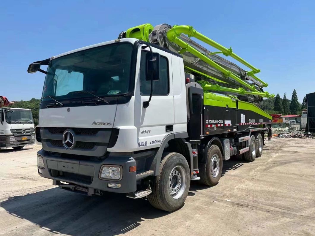 2013 Zoomlion 52m Concrete Pump on Benz