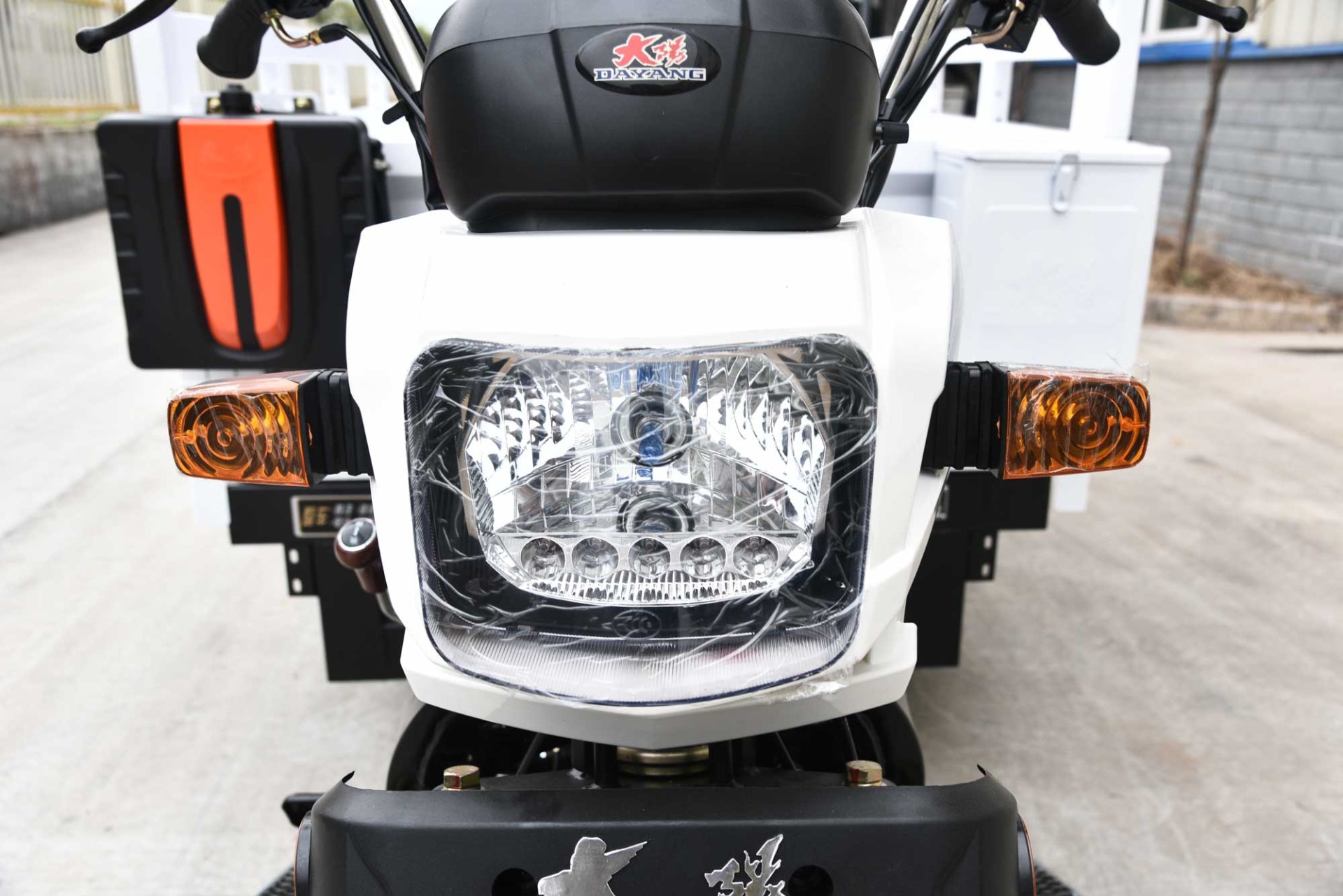 Adult 150cc Gasoline Heavy Duty Five Wheels Cargo Tricycle with Maximum Speed 50-70Km/h