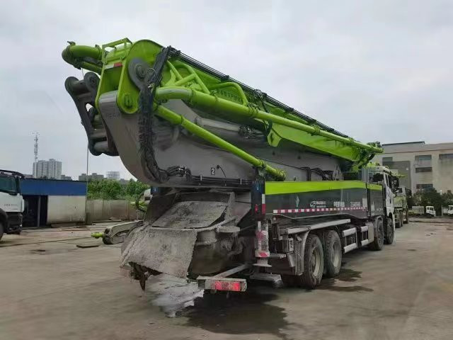 Zoomlion Used Concrete Pump Truck Mixer 2022Year 62 Meters ZLJ5460THBJF