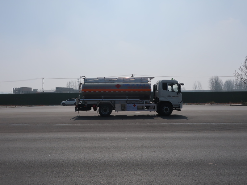 15m3 CIMC LINYU Dongfeng Oil Tanker Truck Aluminum Alloy Liquid Fuel Transport Vehicle