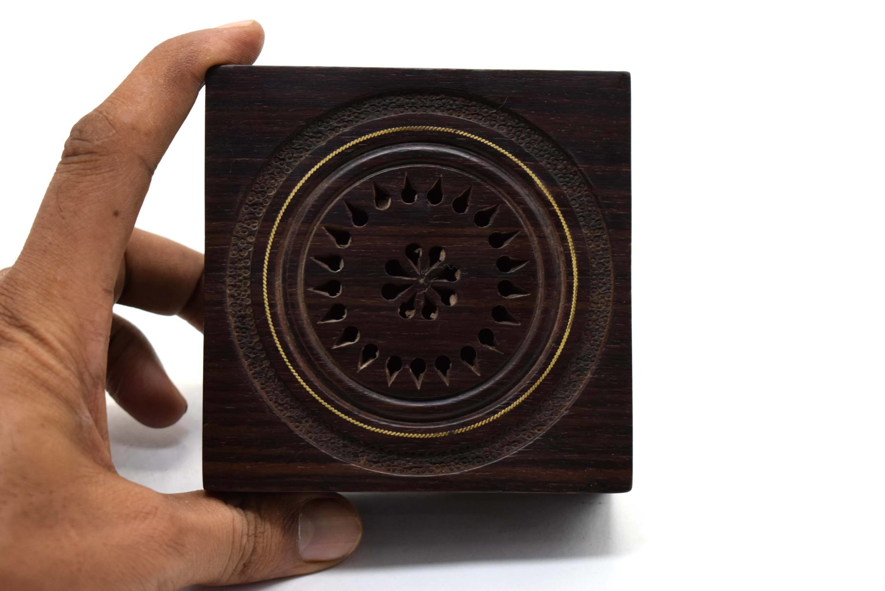Keepsaking Black Lidded Wooden Box Mango Wood Storage Box 10x10x3.8cm