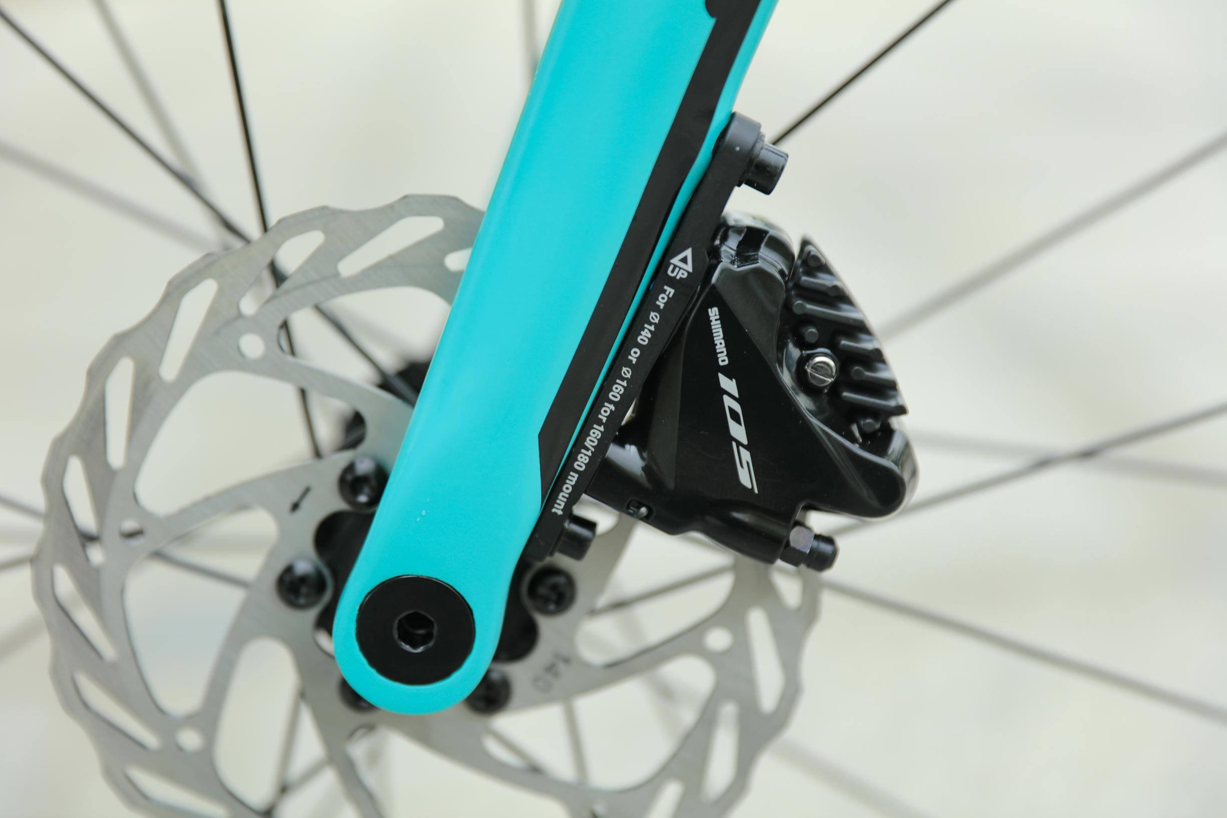 Race Roadbike Cycle with Disc Brake and Carbon Fibre Fork OEM 21 Speed MTB Mountain Bicycle