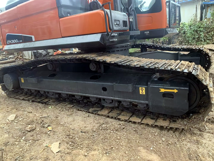 ORIGINAL Doosan DX300LC-9C Excavator The Perfect Combination of Power and Precision