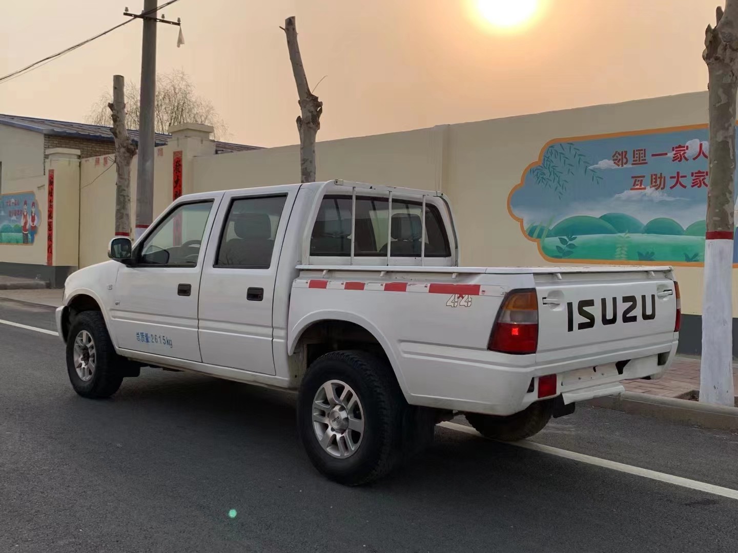 Second Hand Isuzu Trucks 4×4 Driver Mode Diesel Engine EURO III Emission 5 Seats Isuzu Pickup