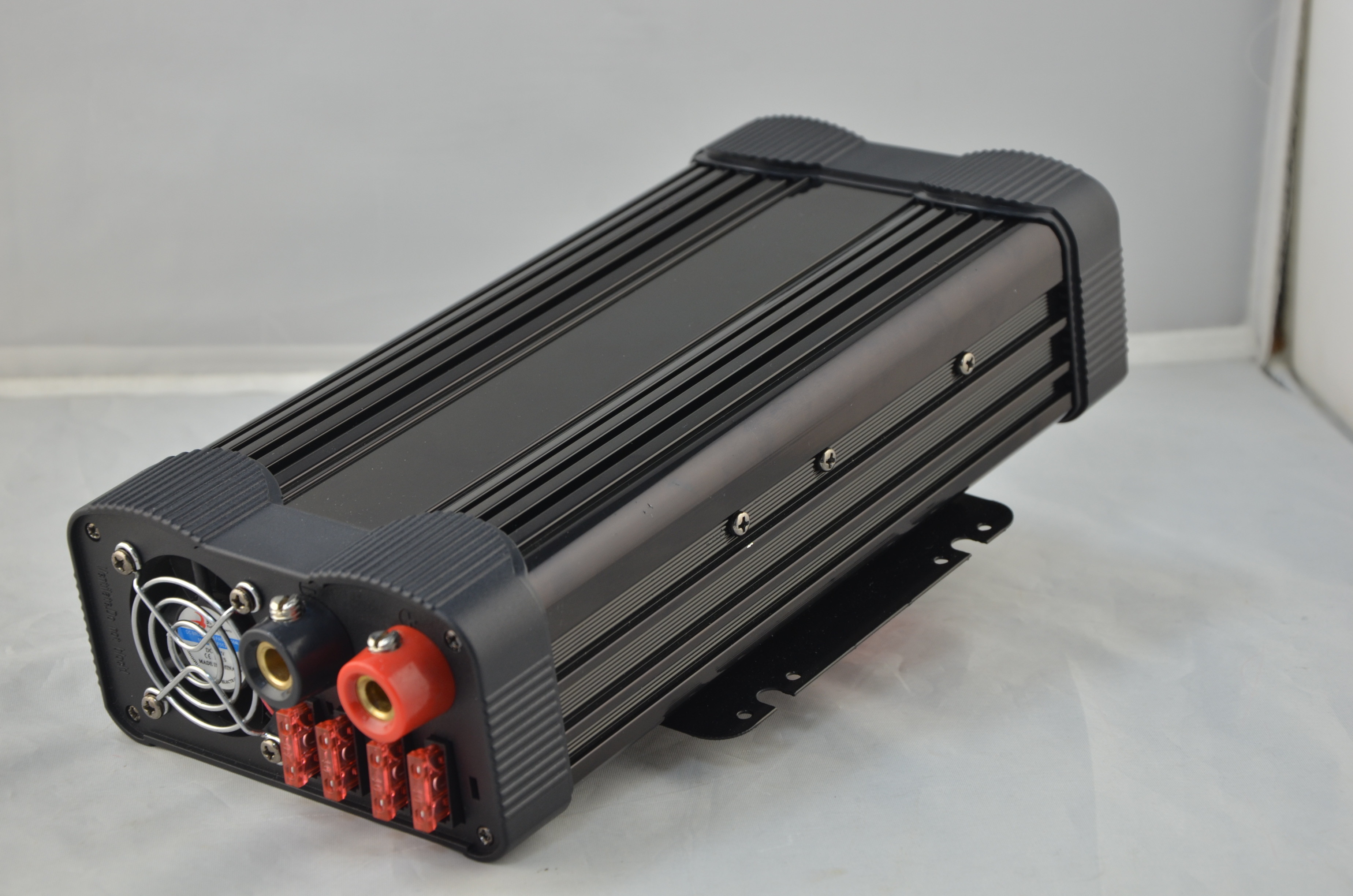 12V 24V Dc to 110V 220V Ac Power Inverters XA1200w Modified Sine Wave Solar Manufacturer OEM for home solar power system