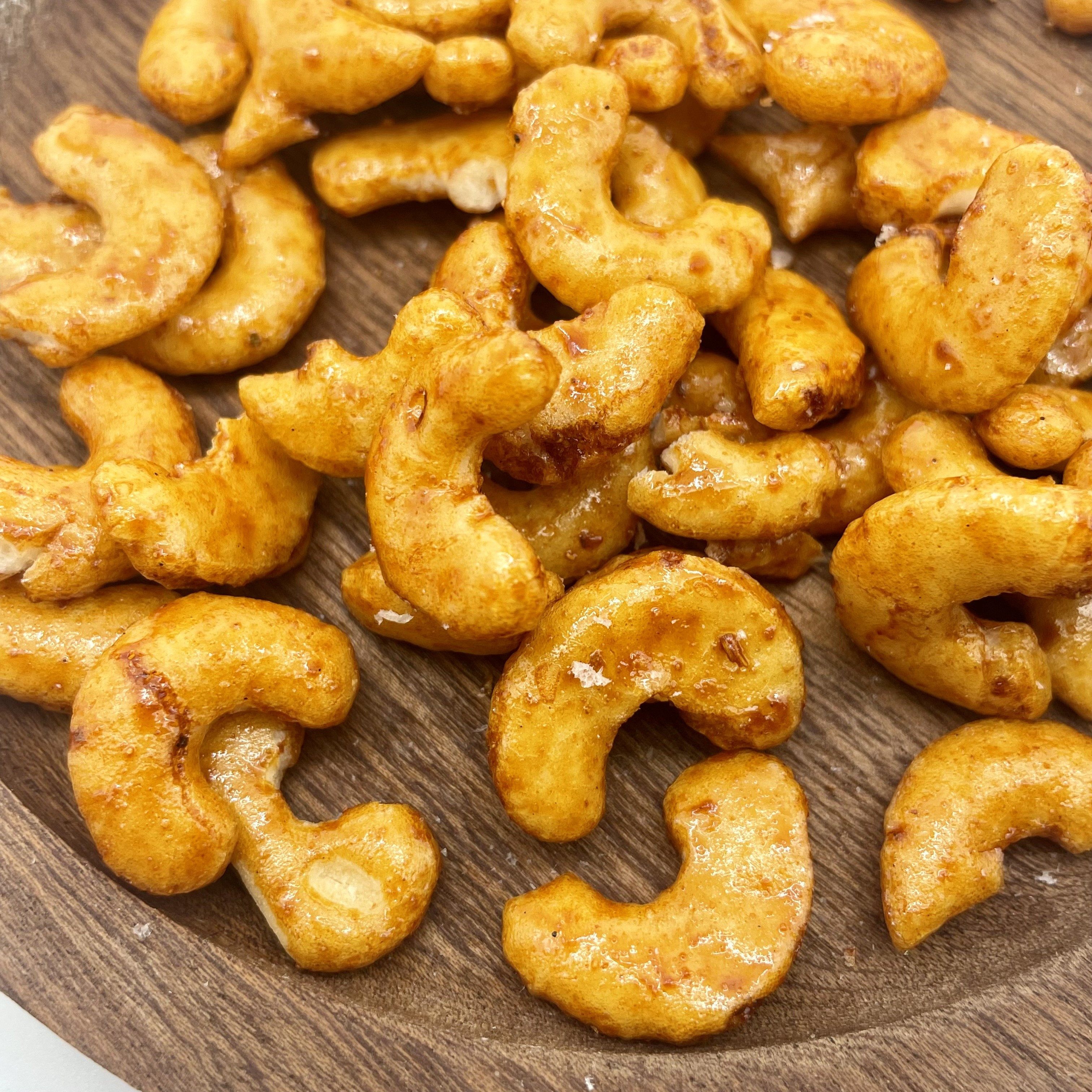 Soft And Chewy Ready-to-Eat Rice Cracker Snacks For Convenient Anytime Snacking