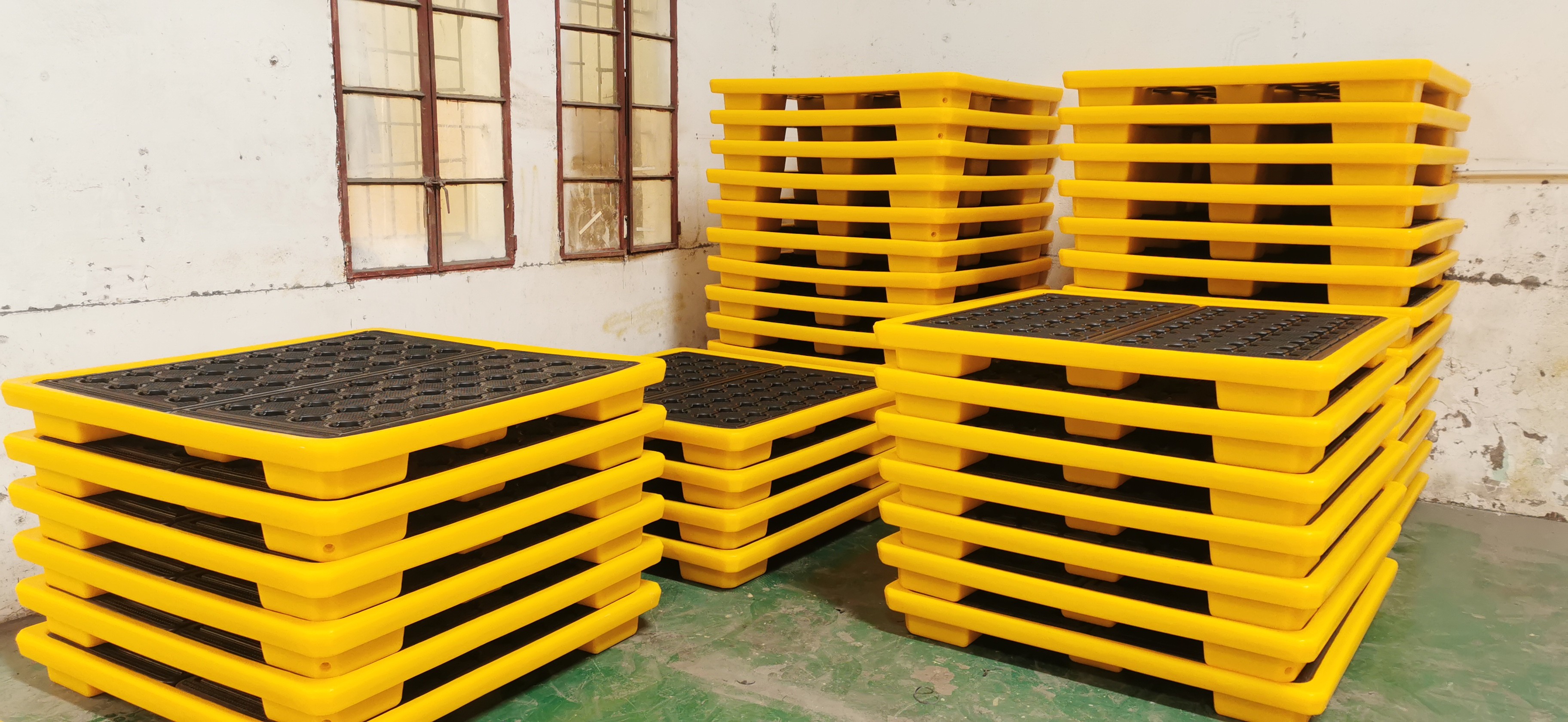 Eco Friendly Heavy Duty Polyethylene Pallets For Customized Requirements