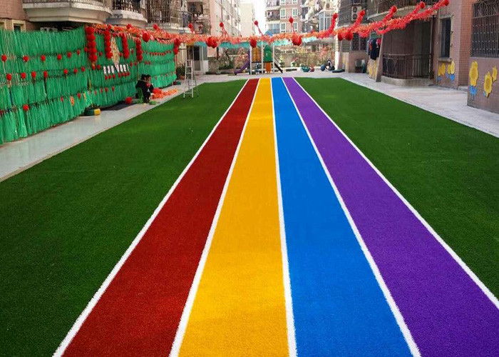 Runing Track Coloured Artificial Grass Carpets For Landscaping Decoration