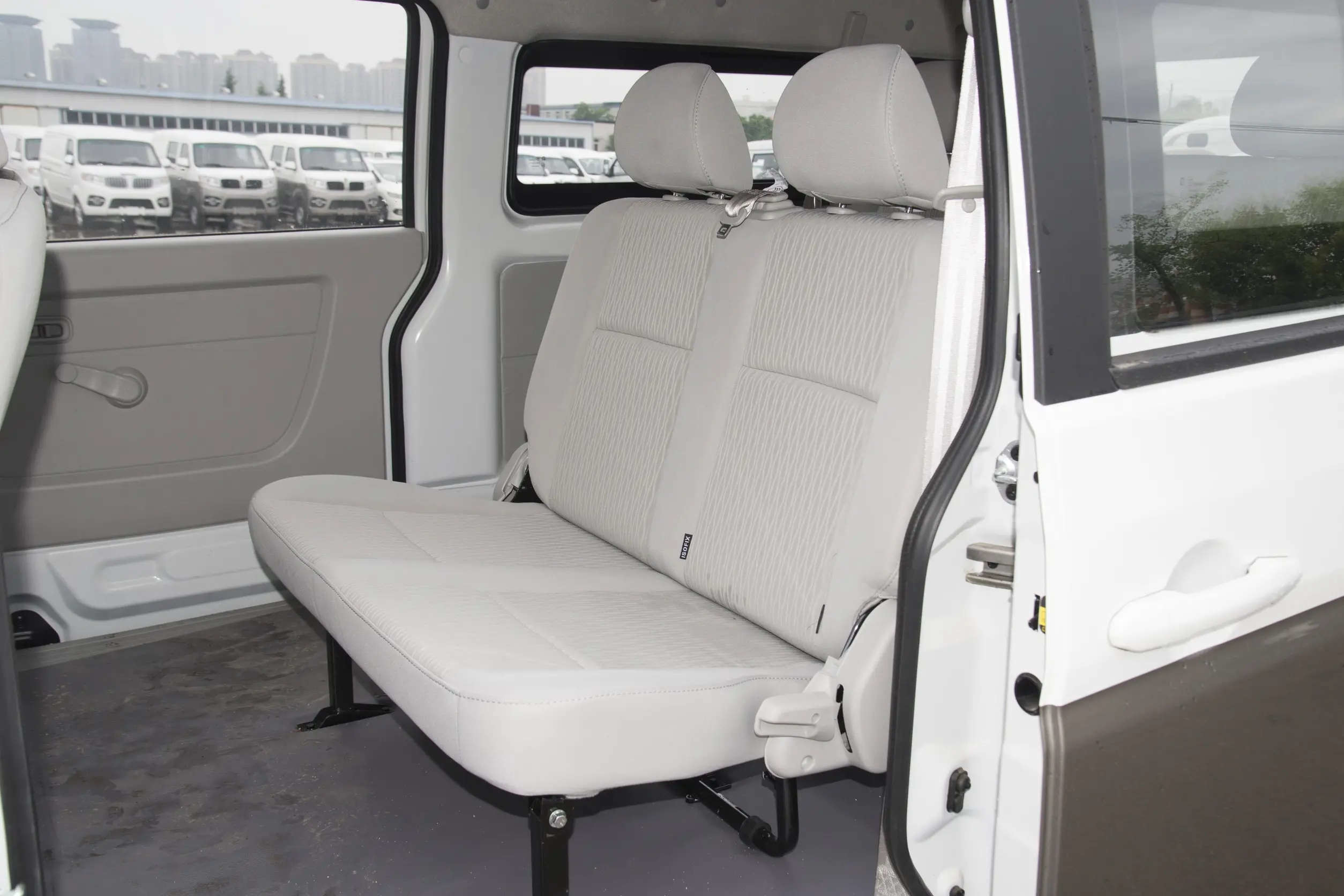 Used Small Bus Jinebei X30L 7 Seats Oil Engine Commercial Minivan LHD
