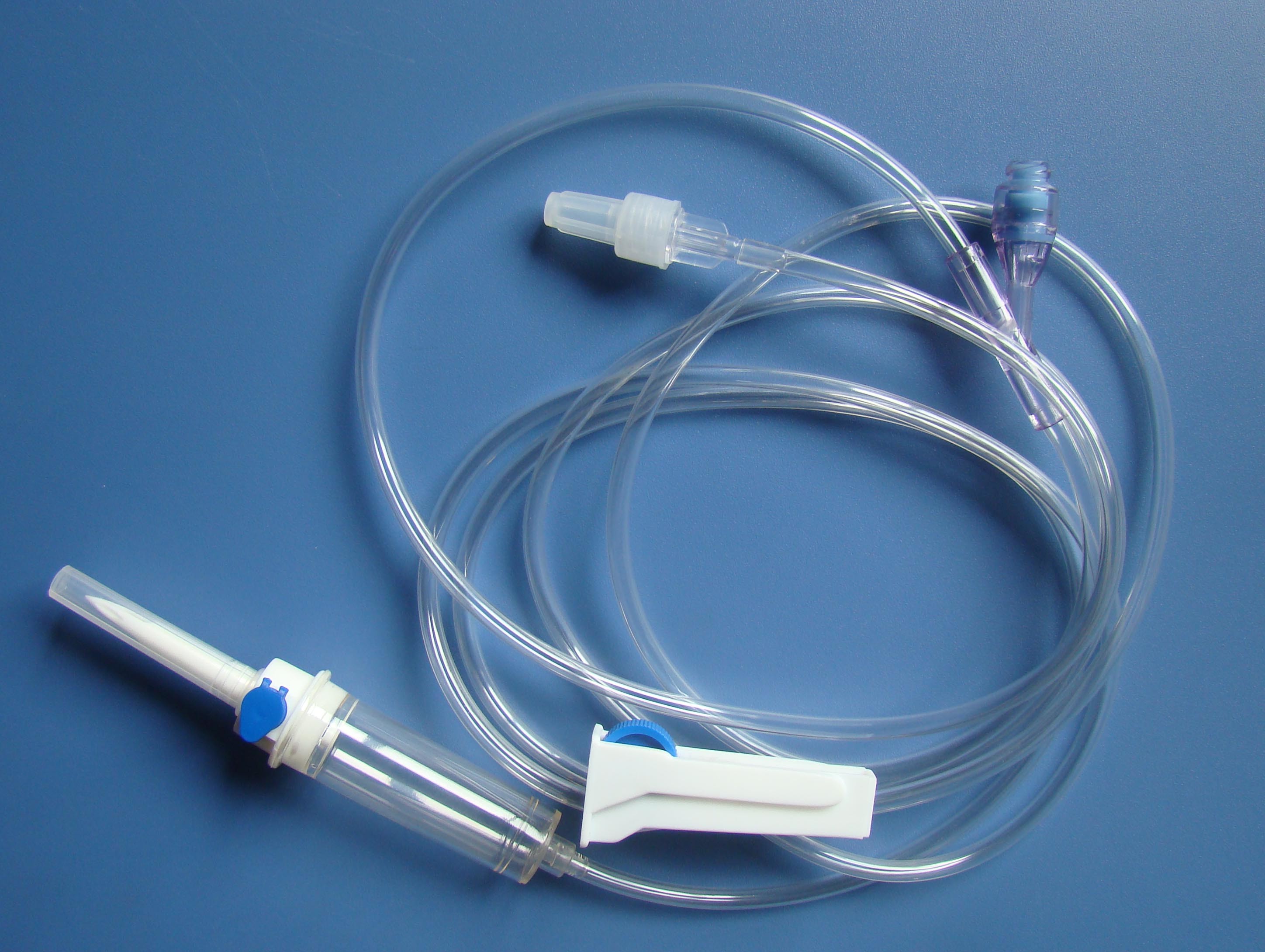EO Sterilization 10G-34G Needle Gauge Gravity Transfusion Set IV Infusion Set With 5um Filter