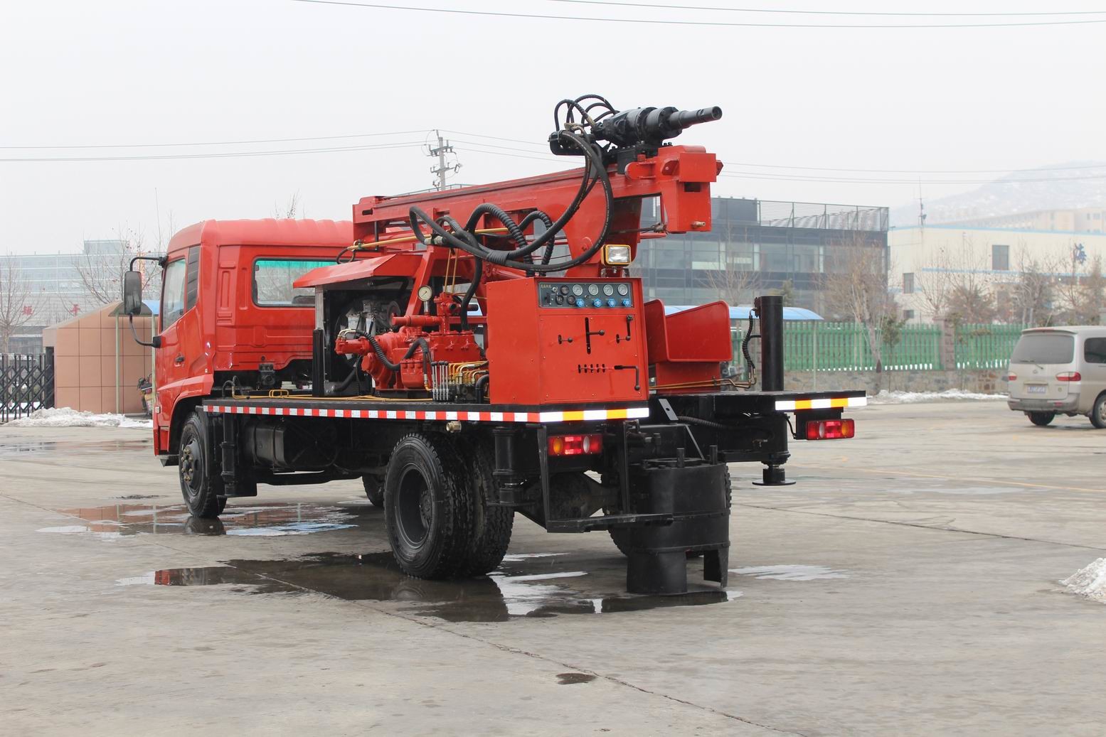 300m Depth Truck Mounted Water Well Drilling Rig 6×4 Chassis 85km/h