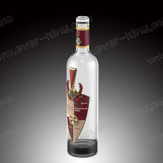 500mL Liquor Vodka Glass Bottles With Shield Shaped Metal Label