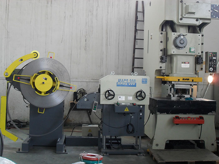 CNC feeder