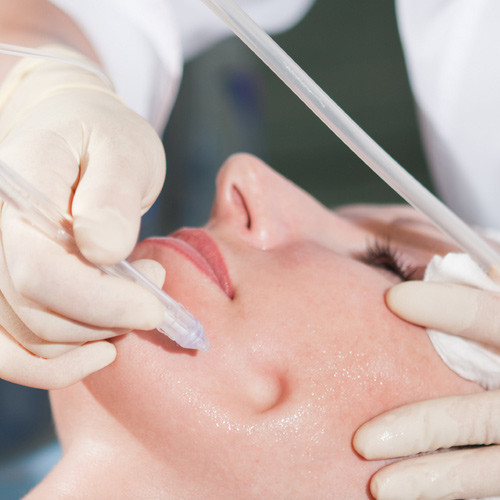 Oxygen Water Jet Peel Machine Peeling Treatment For Face In Beauty Salon