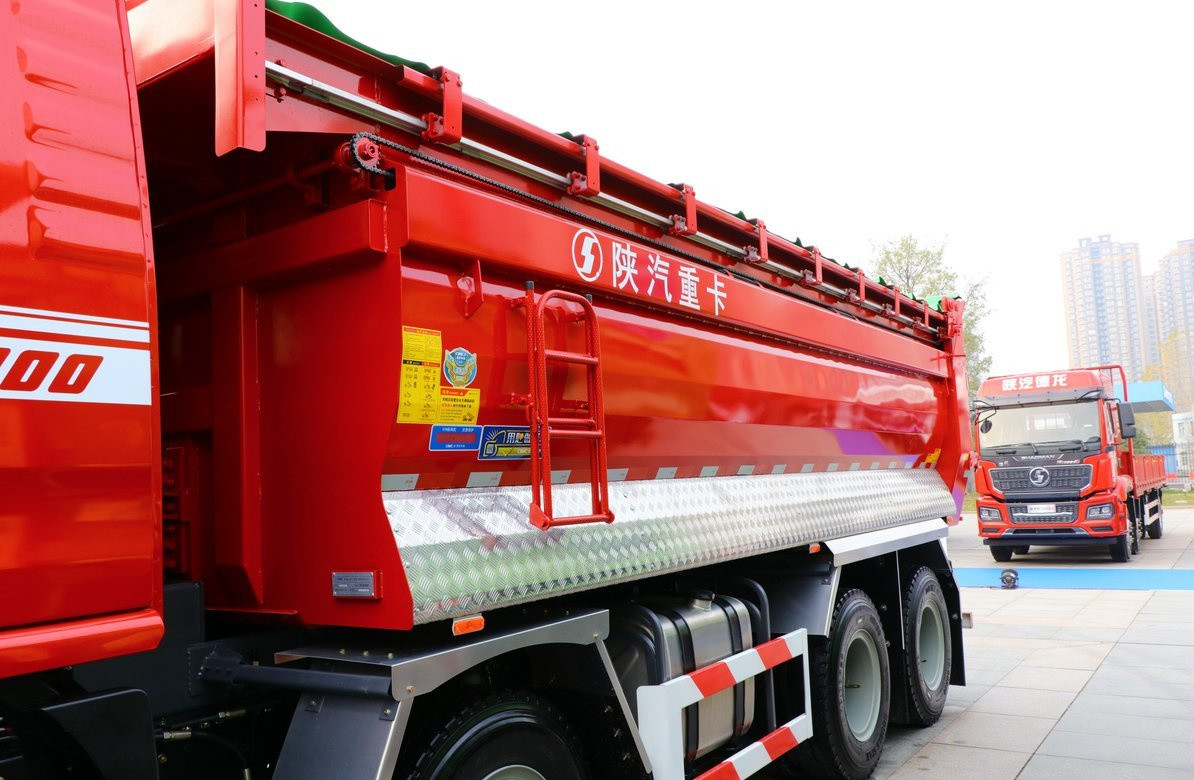 50 Ton Dump Trucks For Sale 8×4 Shacman L3000 Fast 10-Speed Manual Transmission 300hp