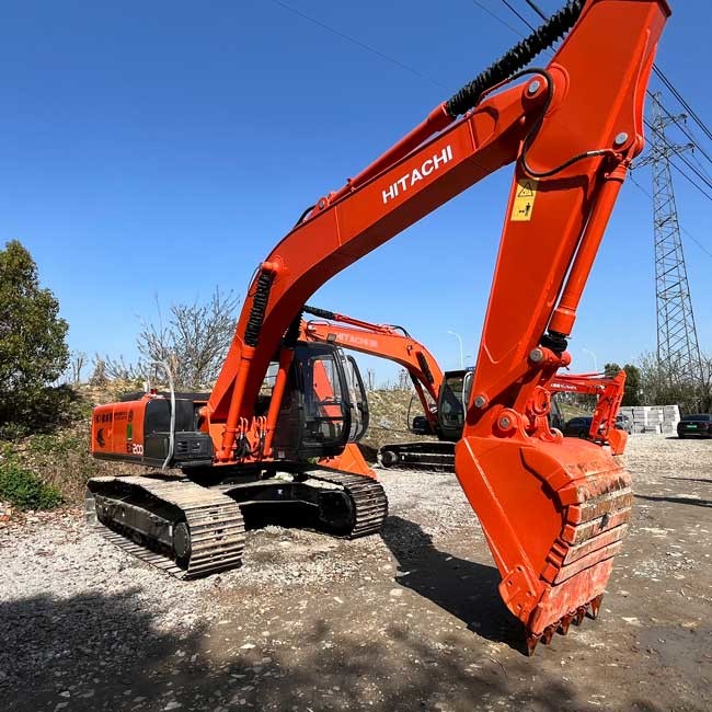 Used Hitachi EX200-5 Original Medium Crawler Excavator Bucket Capacity 0.8m3