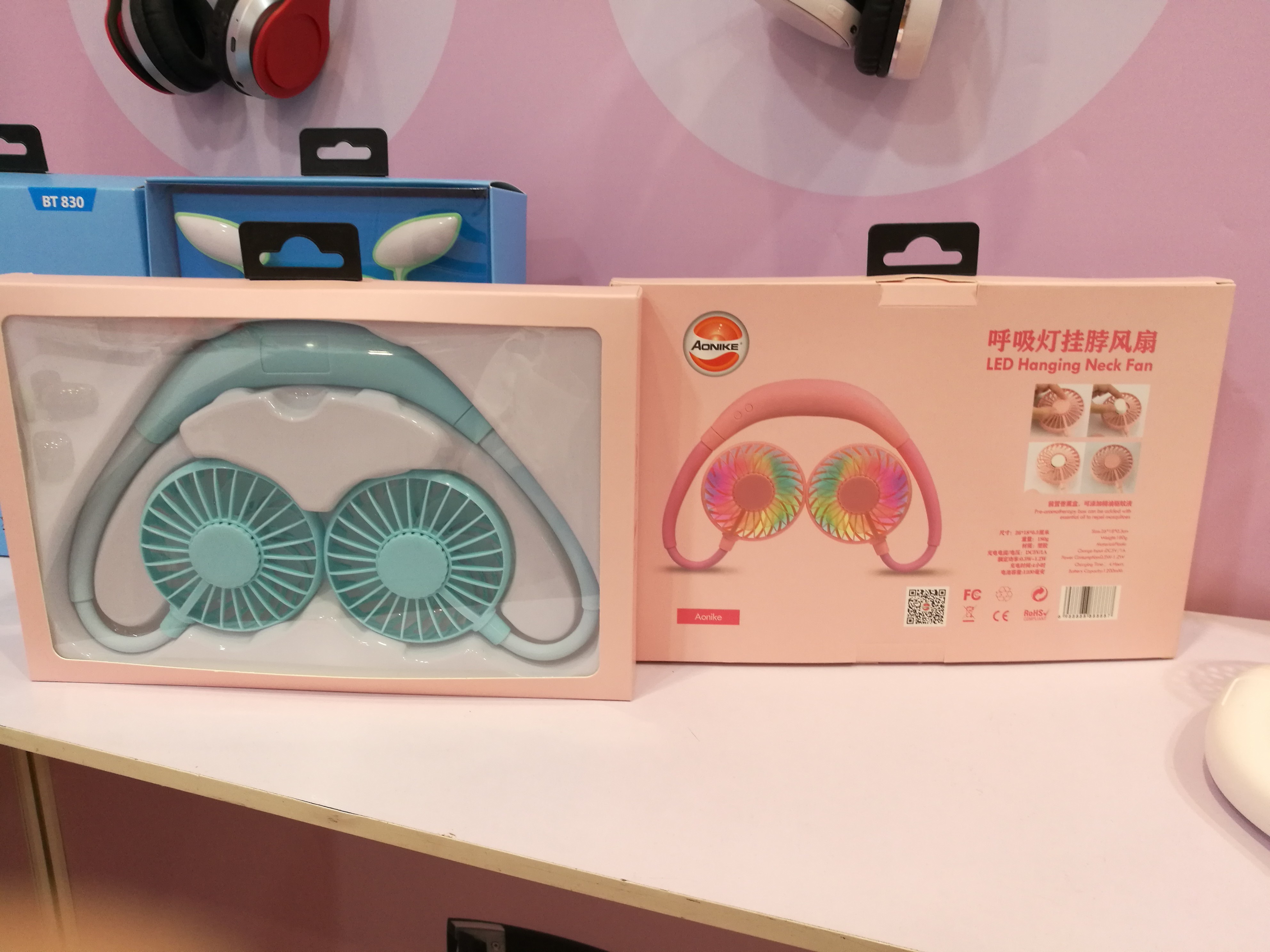 Colorful LED 1Ah 30mm Portable Hanging Neck Fan