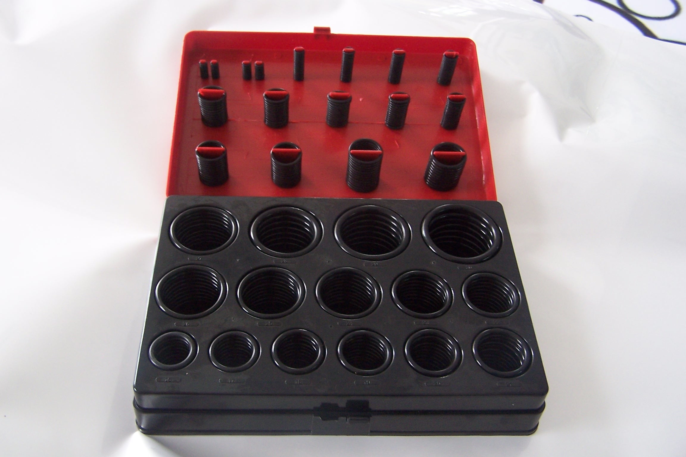 NBR Rubber O Ring Kit ISO3601 AS568A DIN3771 JIS B2401 Standard,Yellow and Red Color