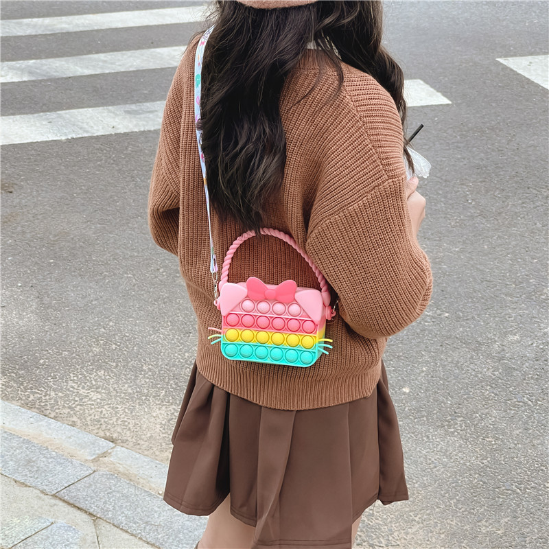 Bpa Free Cartoon Silicone Pencil Case For Kids Shoulder Handbag Crossbody Purse Bag Christmas Birthday Gifts Pencil Case