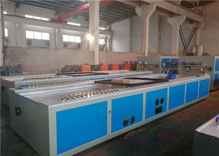 Rain Gutter PVC Sheet Extrusion Machine With Vacuum Calibration Table / Cutter