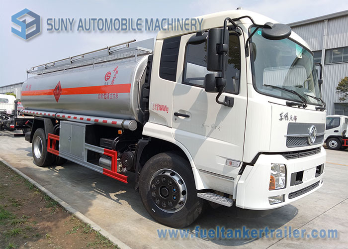 Light Diesel Chemical Tanker Truck / Small Fuel Tanker Truck Max Speed 85 Km / H