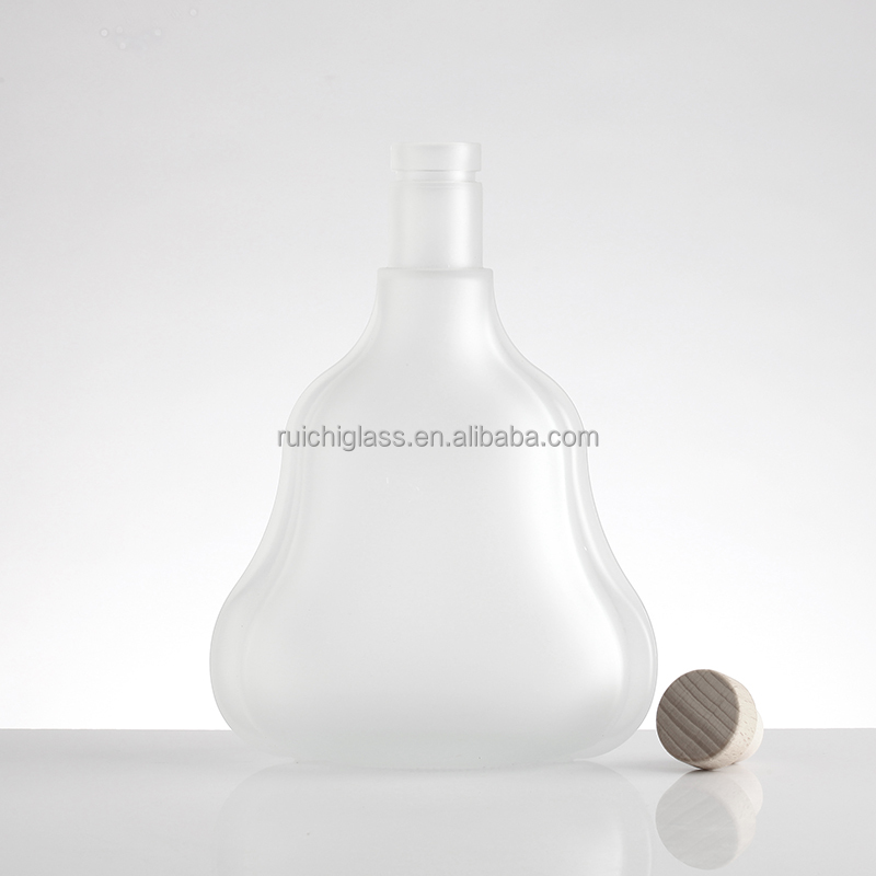 Customize 700ml Glass Bottles for Vodka Sealing Type Customize Industrial Beverage