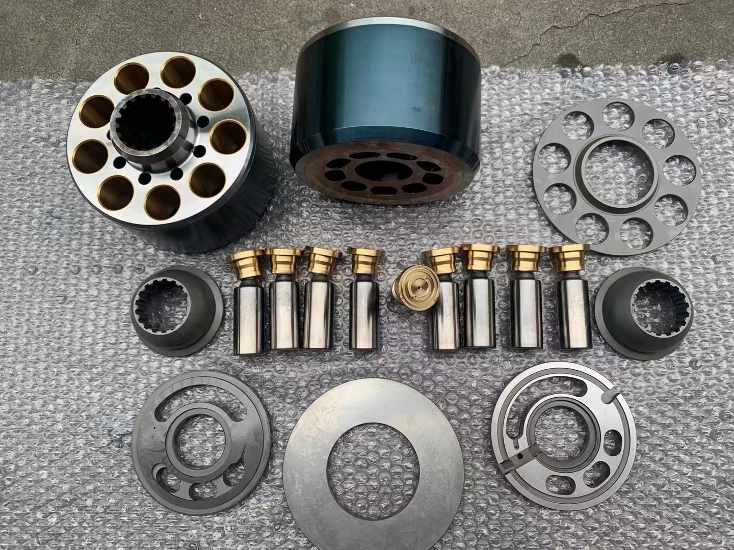 Cast Iron Excavator Accessories Part Number M2X150-16T Hydraulic Parts with 16 Holes
