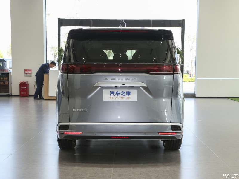 Top EV Cars Denza D9 2022 EV600 Four Wheel Drive Flagship Version Medium Large MPV
