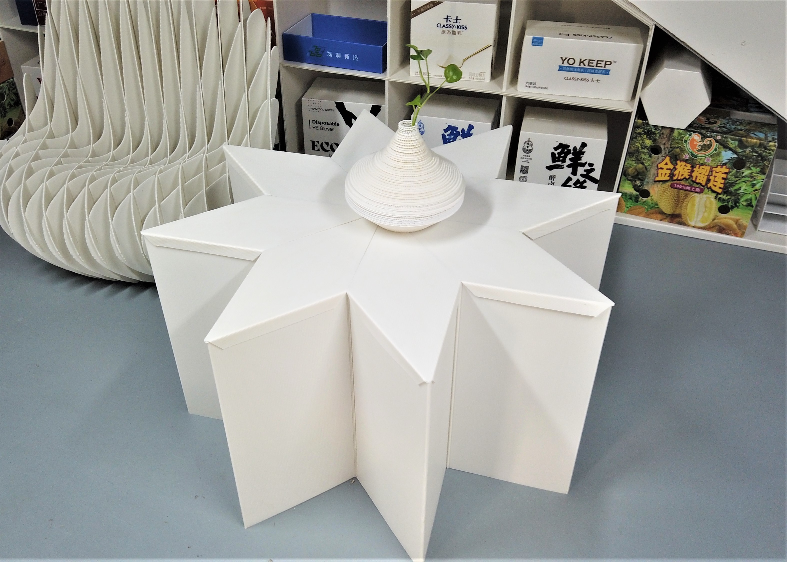 ISO9001 Polygonal Corrugated Plastic Table Thickness 5mm