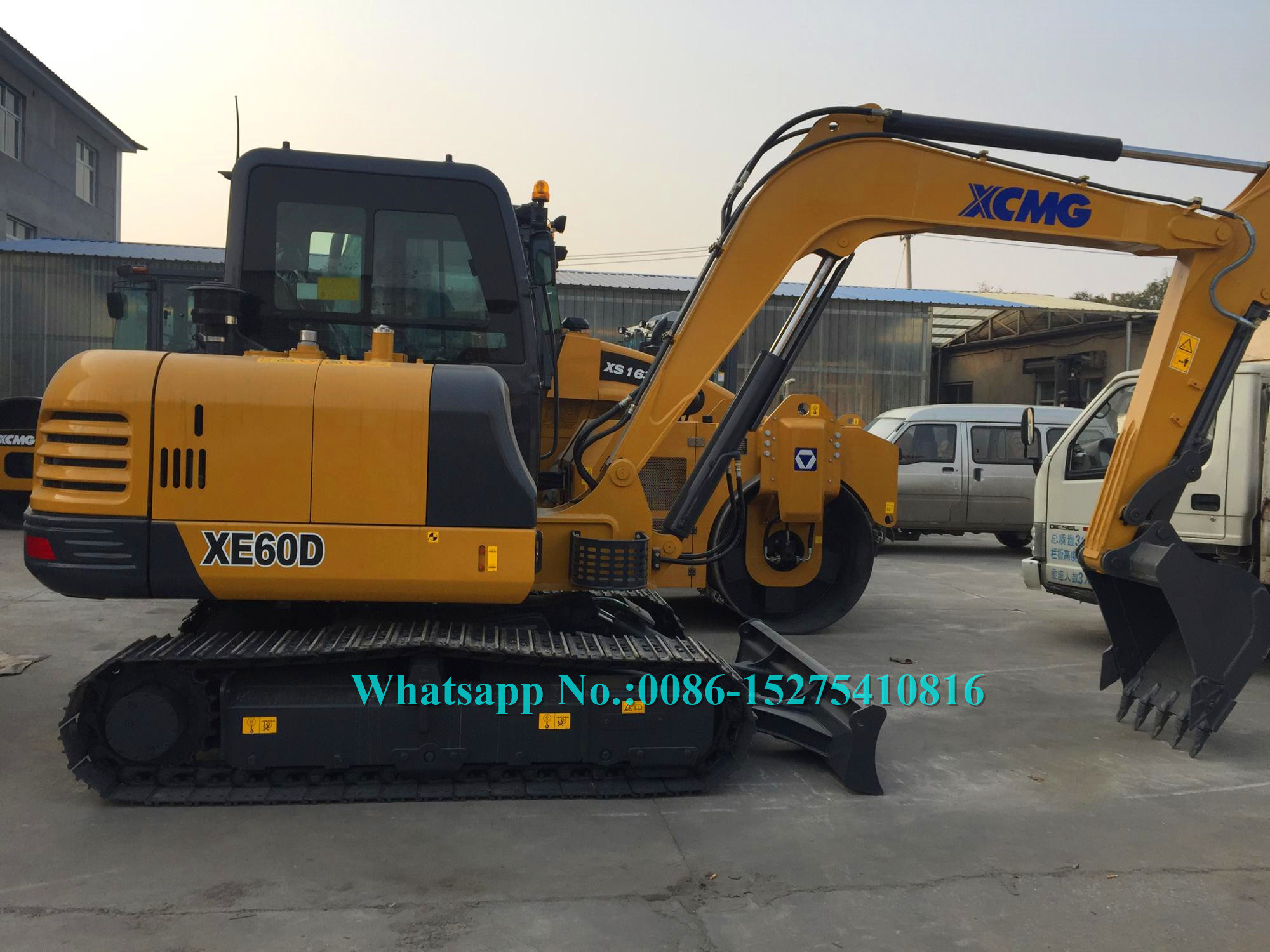 Heavy Construction Vehicles Small Wheeled Excavator Bucket Capacity 0.23CBM