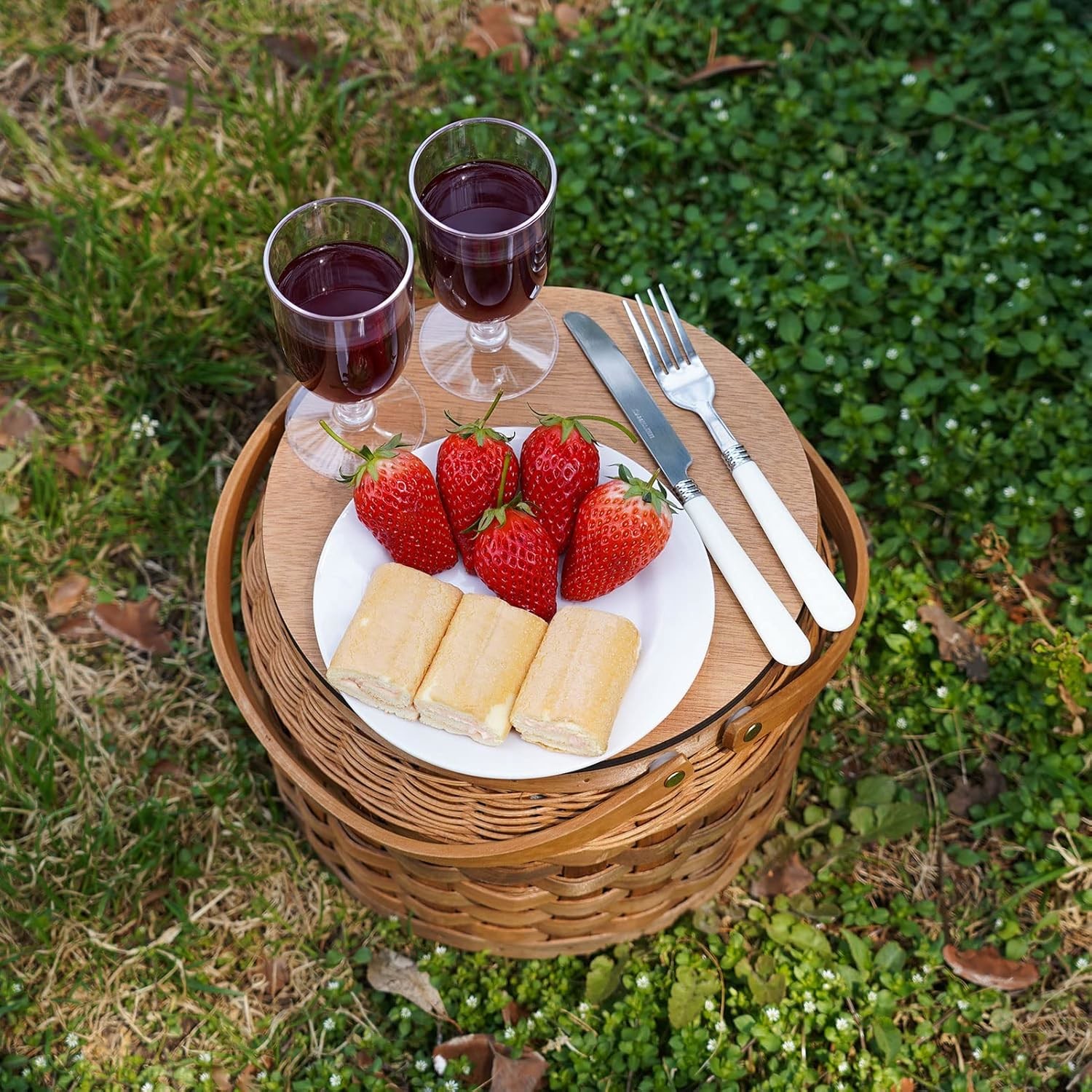 Small Picnic Baskets with Insulated Cooler, Picnic Basket Hamper for 2, Woodchip Wicker Basket,