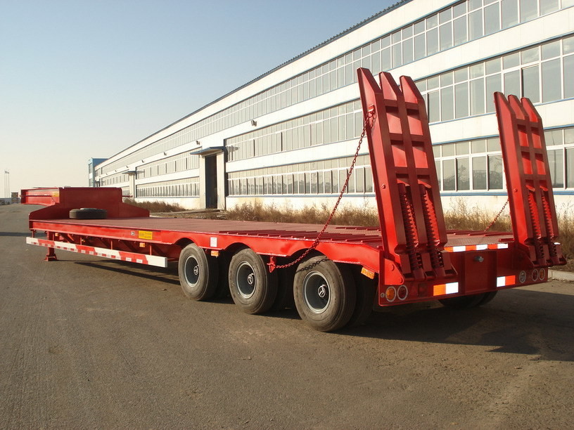 60 tons tri-axle low bed semi trailer for loose cargo or machinery transport