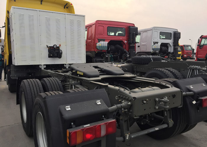 10 Wheels SINOTRUK HOWO Tractor Truck 6X4 371 HP ZZ4257S3241V Tractors And Trucks