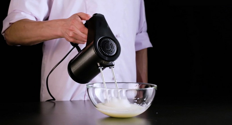 Stainless Steel Beaters & Hooks 300W HM501 Hand Mixer​
