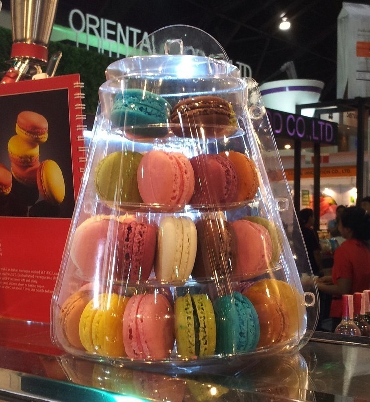 Small 4 Tier Portable Plastic Macaron Packaging 25cm Plastic Macaron Tower