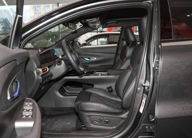 Changan UNI-T 2022 2.0t 8AT 233HP L4 Compact Suv 5 Door 5 Seats