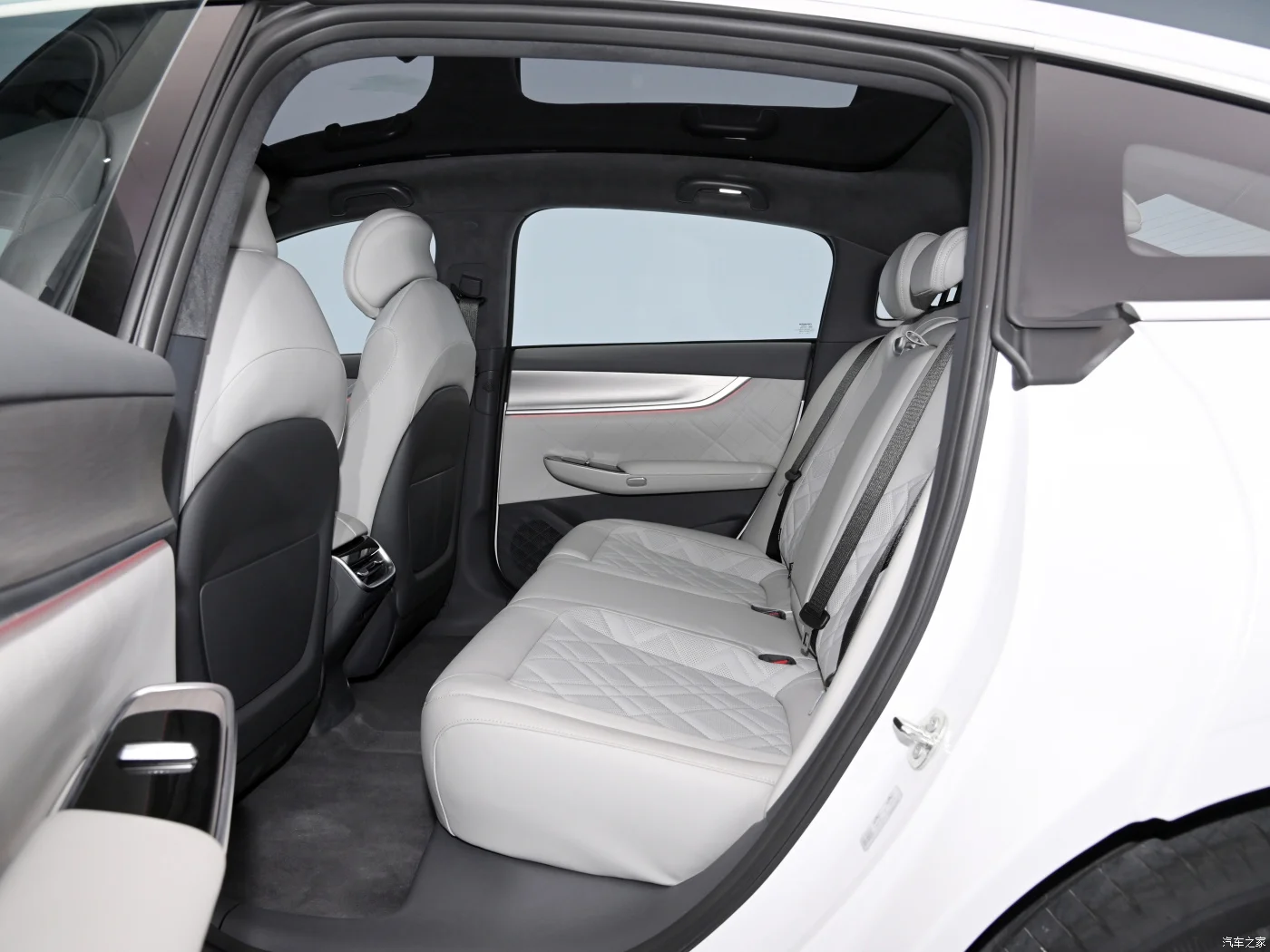 2023 Changan Qiyuan A07 200 Chinese Energy Vehicle with Extended Range and Automatic Gear Box