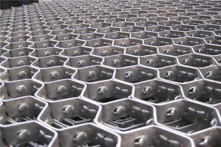 Sample Available Stainless Steel Or Low Carbon Material Hexmesh Refractory For Refractory Matter