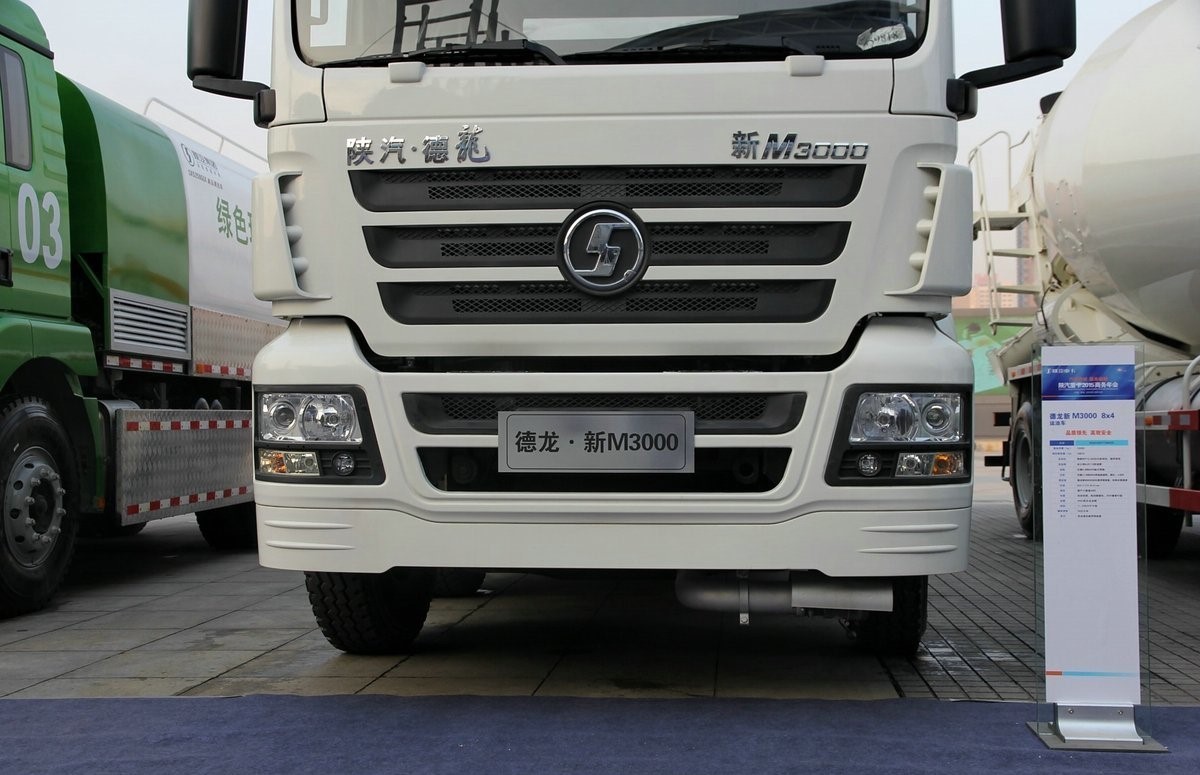 Howo Oil Tank Trucks For Rural Fuel Delivery Oil Tanker Trailer 30cube