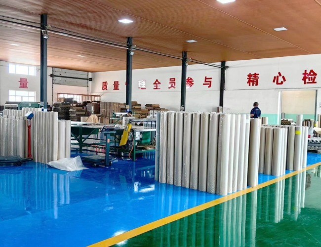 Corrosion Resistant ASTM E2016 Standard Woven Metal Screen Heavy Impact Resistant Raw Edge Preparation