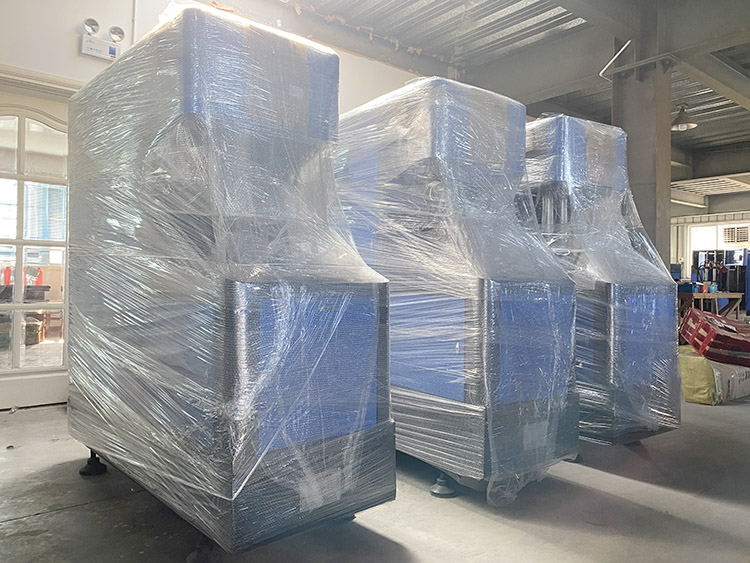 High Speed PET Blowing Machine 2cavity Full Automatic for 0.1-2L Beverage Bottles