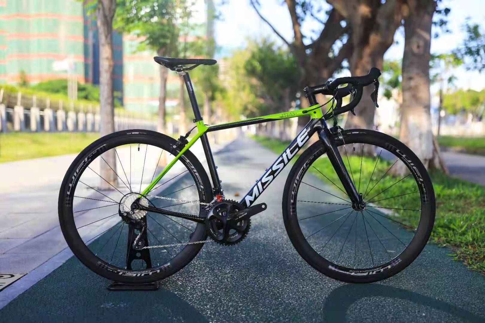 22 Speed Aluminum Alloy Road Bike R7020 700C Bicycle For Men Lightweight And Advanced