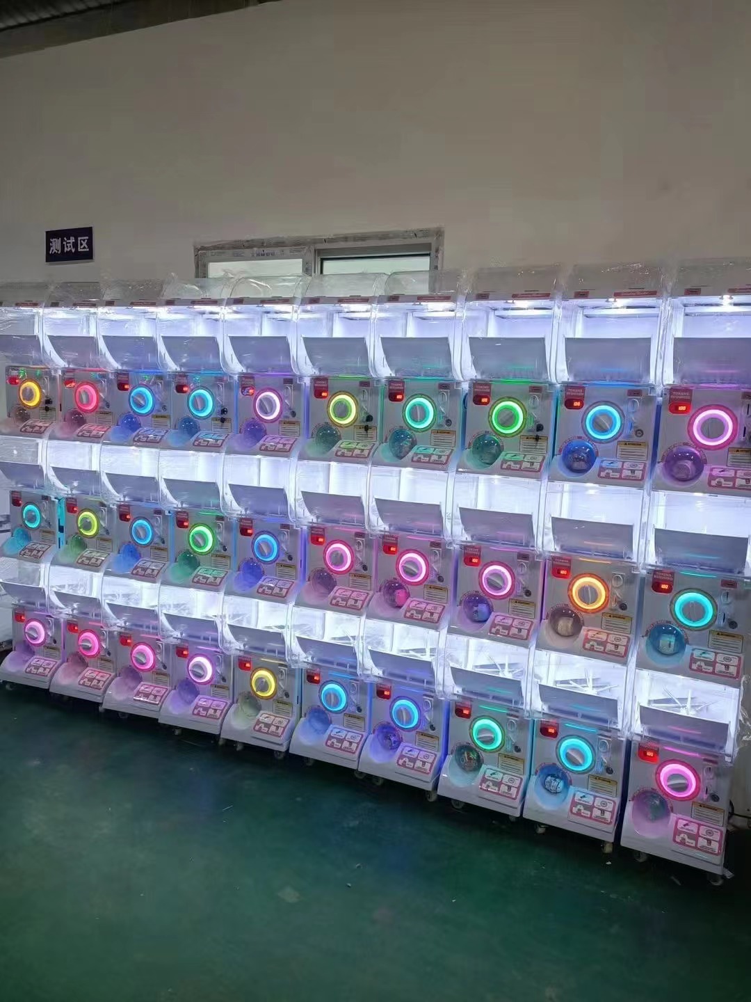 Dreamland coin operated Metaverse capsule toys arcade machine bill acceptor egg twisting machine